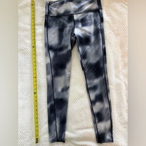 Athleta Black and Gray Patterned Leggings,M